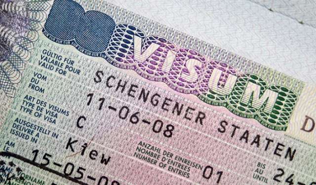 Azerbaijan enacts law on reducing single entry visa fee Azerbaijan enacts law on reducing single entry visa fee